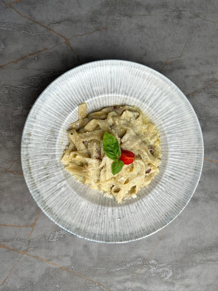 ALFREDO FETTUCINI PESTO