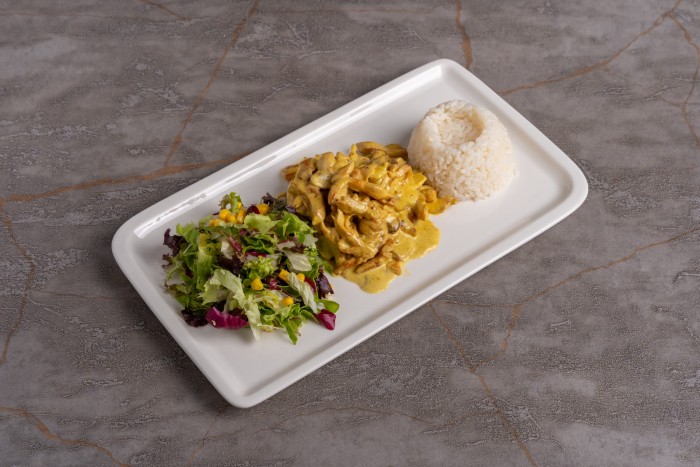 CHICKEN WITH CURRY SAUCE