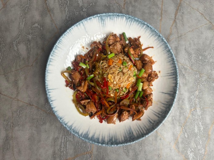 THAI STYLE CHICKEN WITH VEGETABLES