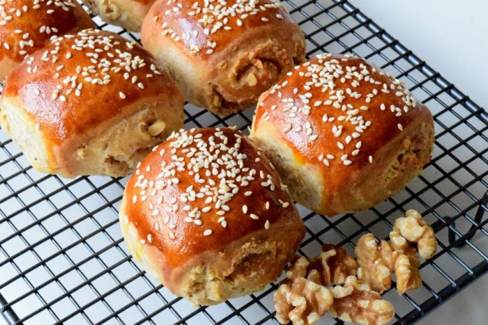 Organik Cevizli Zeytinli Poğaça (Mahlepli) 