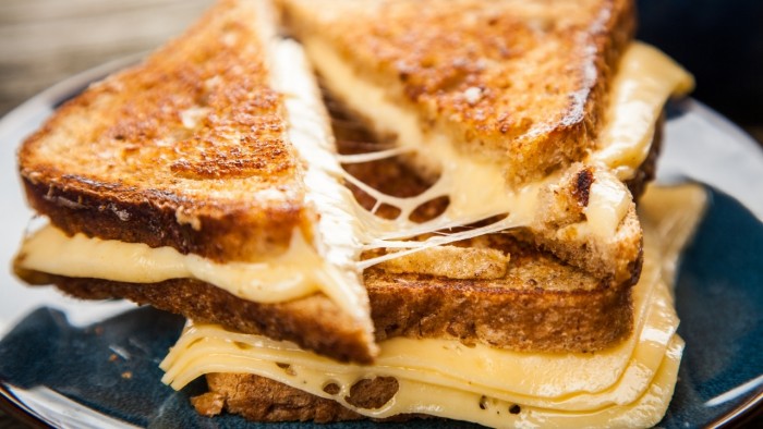 • Express ~ Bol Kaşarlı Tost