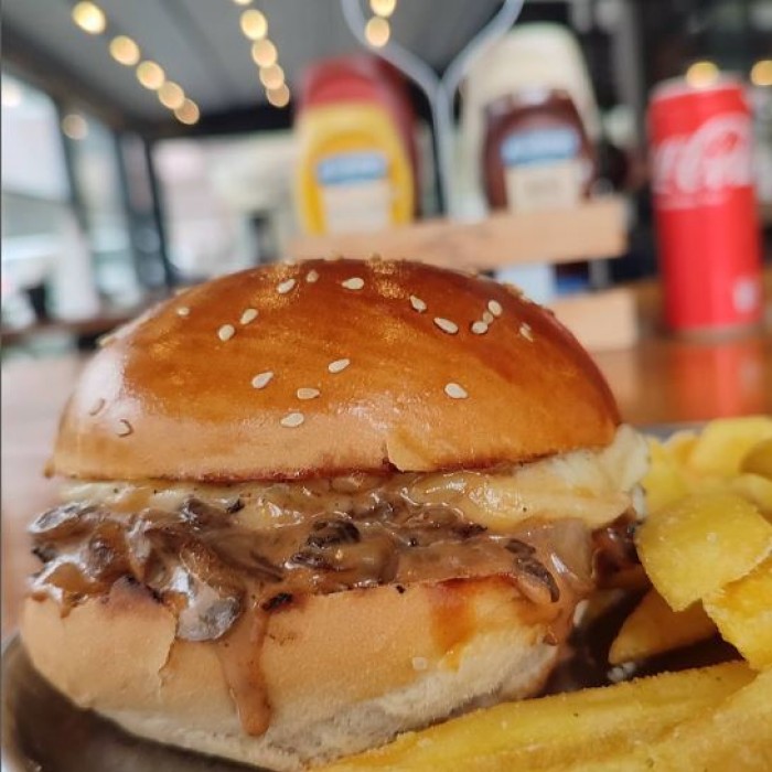 Kremalı Mantar Burger