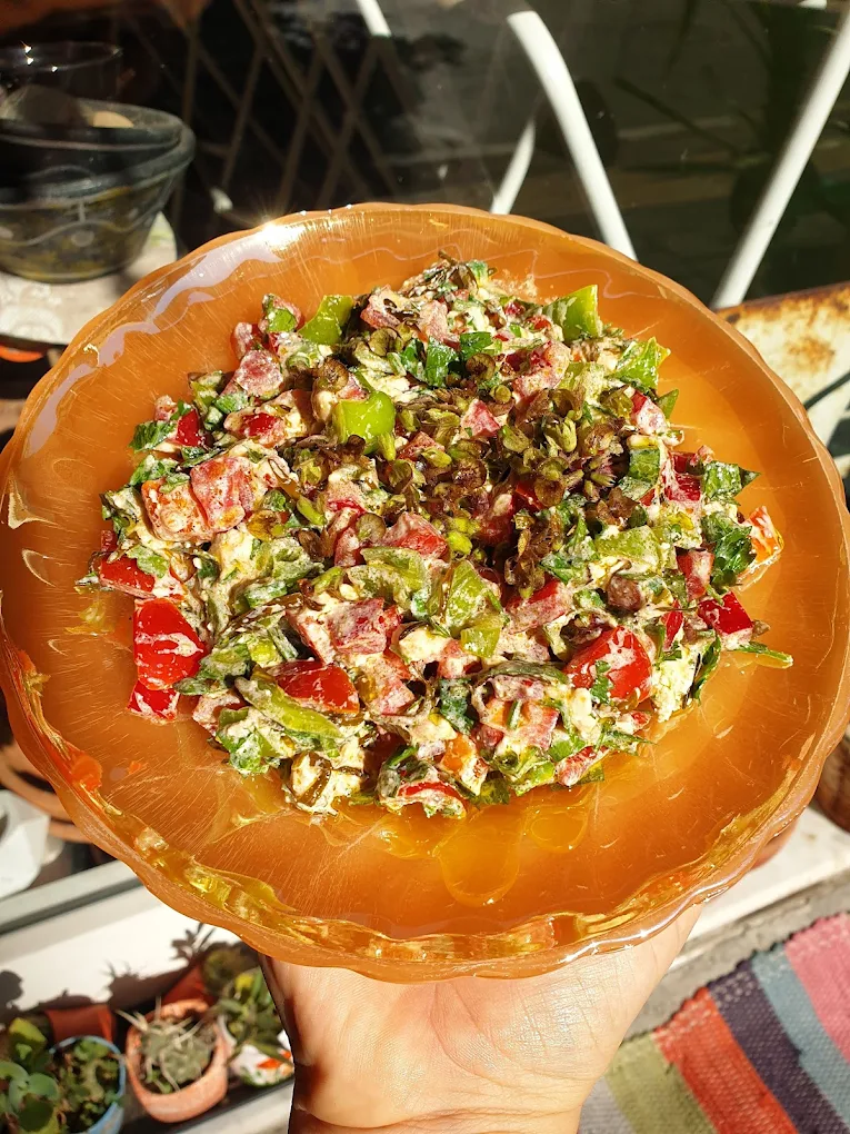 Cottage Cheese Salad with Thyme (Vegetarian)